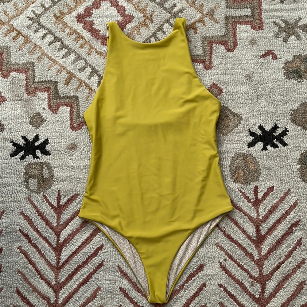 Acacia Pineapple France suit size medium . RARE